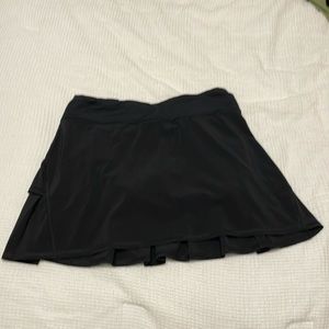 Lululemon black tennis skirt sz 4